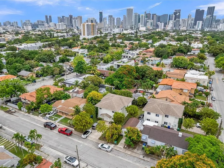 1029 SW 11th Ave — Photo 41