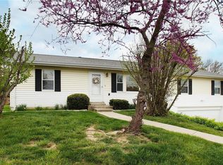 514 Hanna Rd, Ballwin, MO 63021