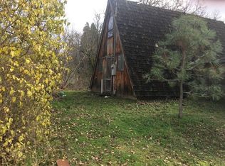 1594 Pine Grove Rd, Rogue River, OR 97537