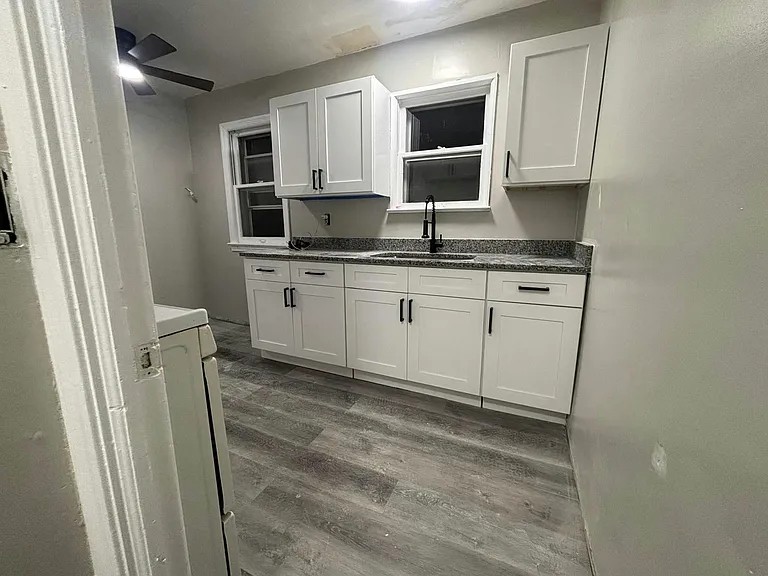 21600 Franklin Rd — Photo 3