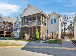 2461 Patricia Dr Building E, Urbandale, IA 50322