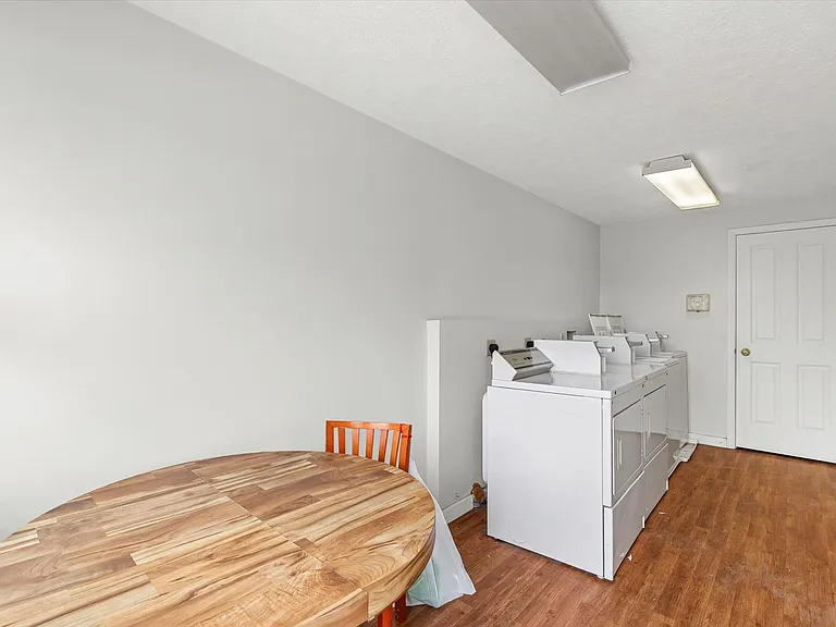 618 S McClun St — Photo 25