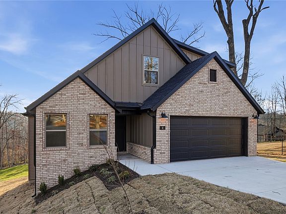 2nd image of 4 Laverne Ln