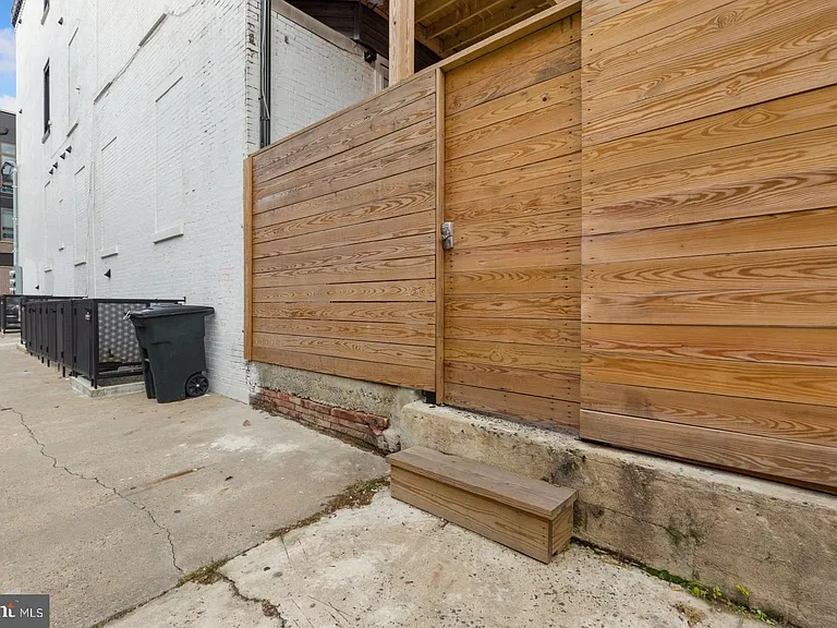 919 N 15th St #1R — Photo 20
