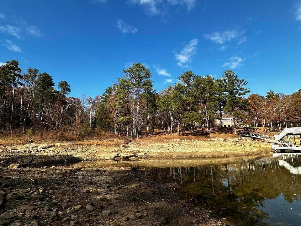 2nd image of 34 Stoney Point Rd N