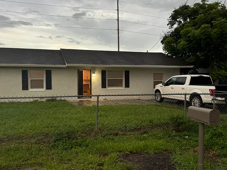 14802 State St — Photo 9