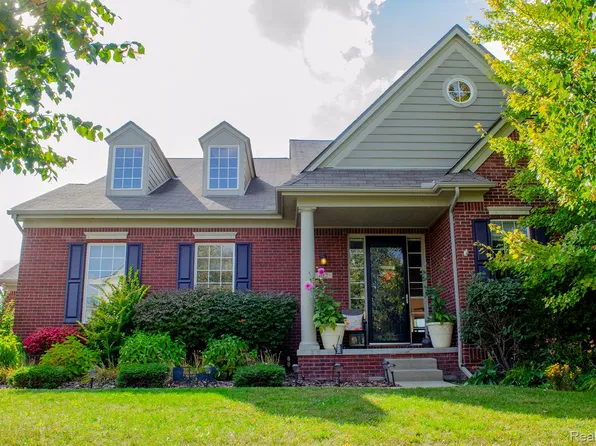 622 Prospect Hill St, Canton, MI 48188