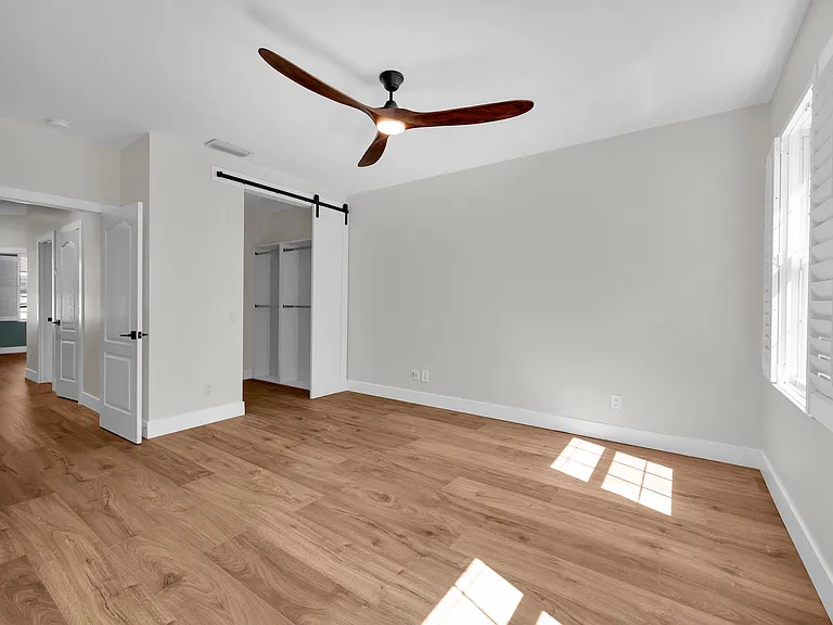 228 Murray Ct — Photo 14