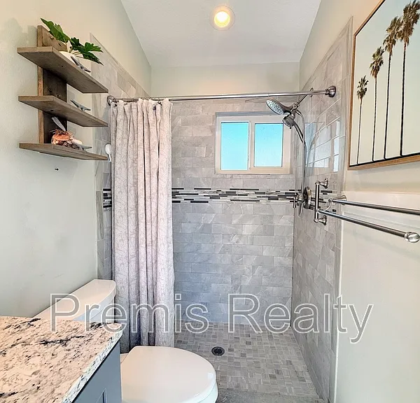 1103 Charles St — Photo 38
