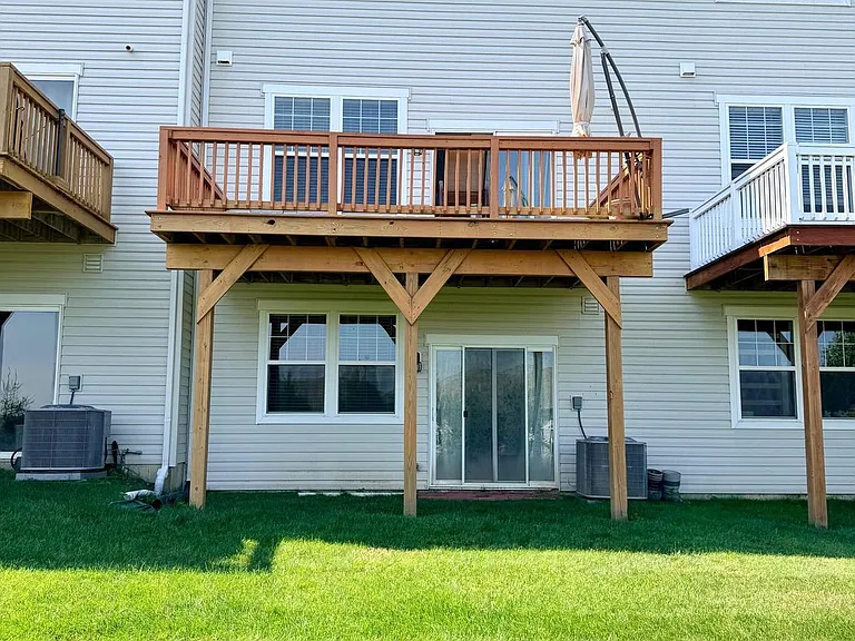 337 Dawson Pl — Photo 2