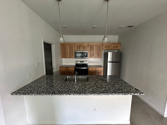 3rd image of 3107 Stonewall Dr #B
