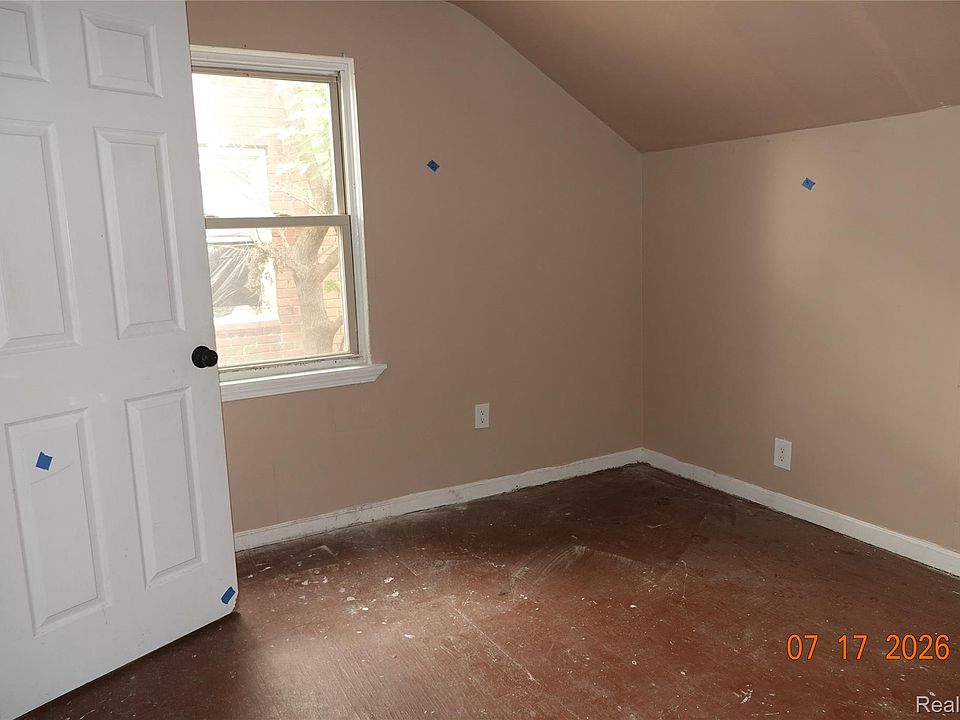 10435 Somerset Ave, photo 26