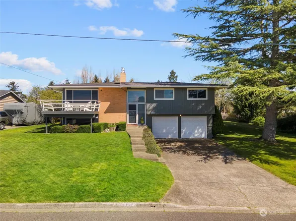 22930 18th Avenue S, Des Moines, WA 98198