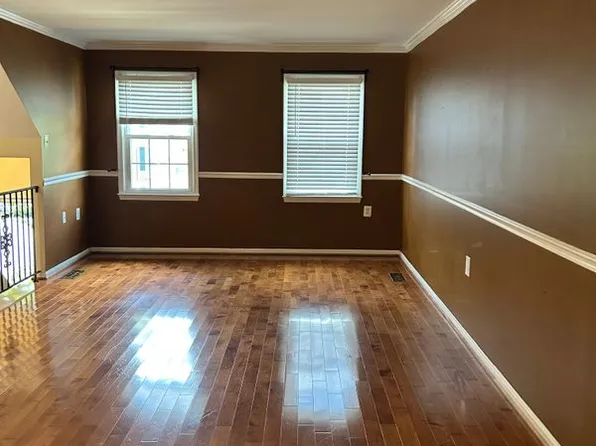 12052 Stallion Ct, Woodbridge, VA 22192