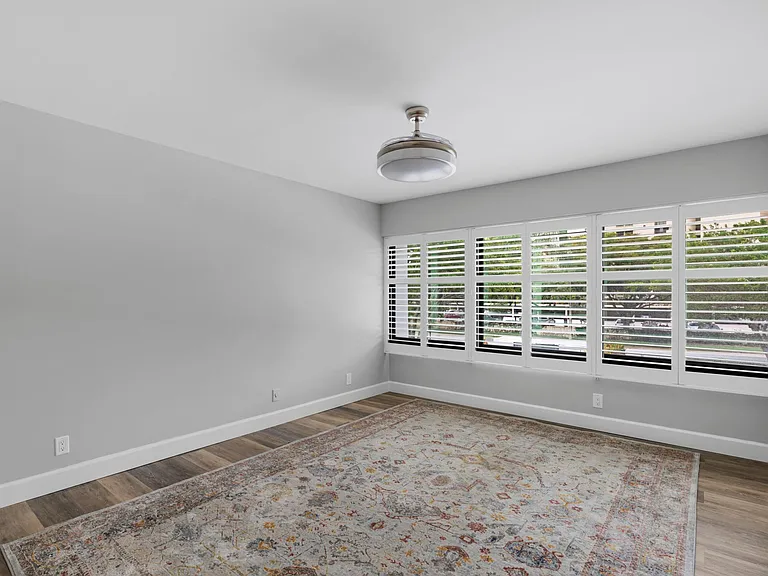 2435 Presidential Way #G — Photo 28