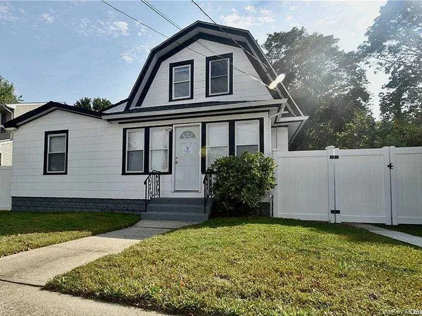 980 Thomas Ave, Baldwin, NY 11510