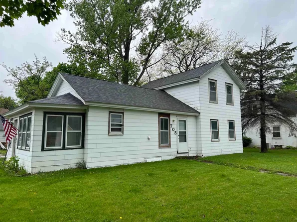 705 Parriott St, Aplington, IA 50604