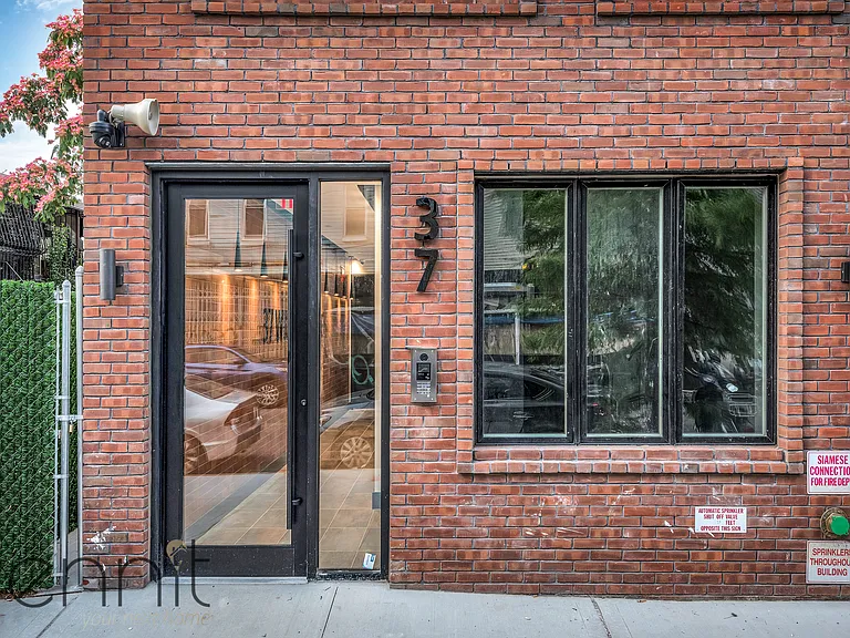 37 Wilson Ave #3B — Photo 23
