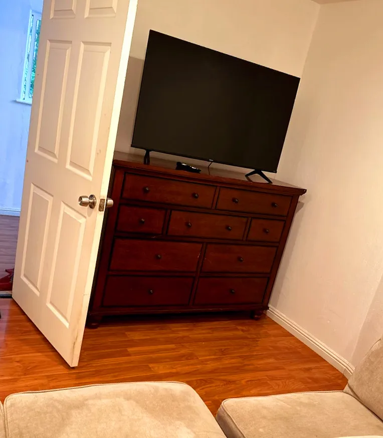 1 bed, 400 sqft, $1,700 — Photo 4