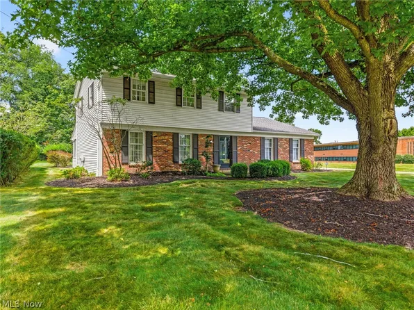 805 Fair Oaks Ave SW, North Canton, OH 44720