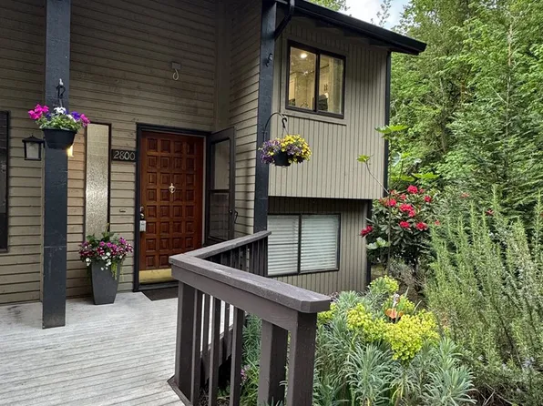 2800 Treetop Ln, West Linn, OR 97068