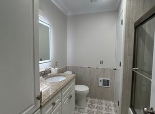 720 10th Ave APT 1, New York, NY 10019