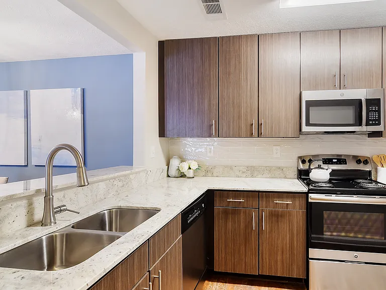 Bridgewater Apartment Homes — Photo 6