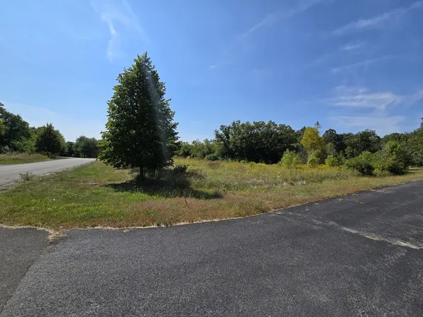40342 N Belle Foret Dr, Wadsworth, IL 60083