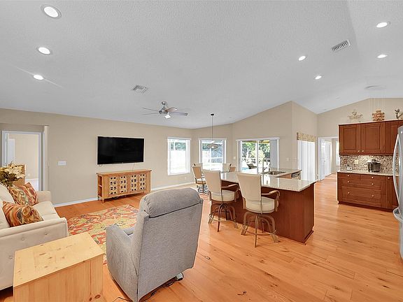 3rd image of 4723 NW 100th Terrace