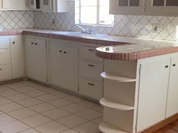 3rd image of 1005 Alvarado St
