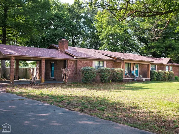 1607 S Main St, Leachville, AR 72438