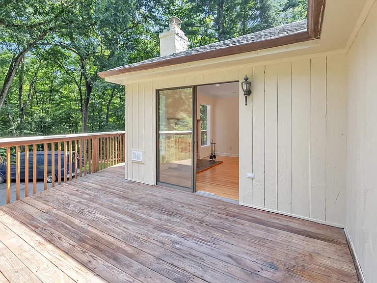 21 Old Redding Rd — Photo 32