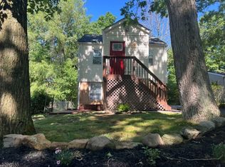 32 Harvard Trl, Hopatcong, NJ 07843