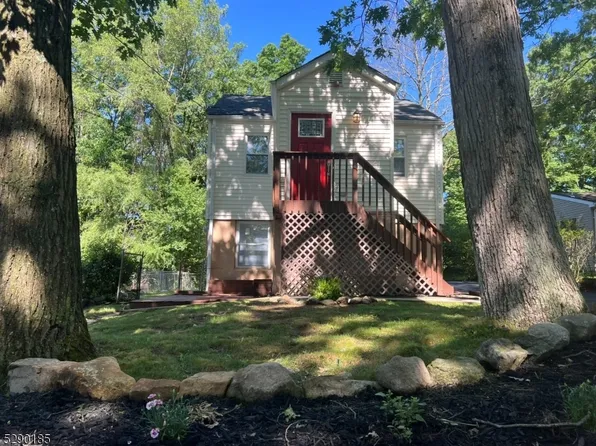 32 Harvard Trl, Hopatcong Boro, NJ 07843