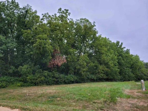 20-31 Fox Run Dr #32, Lanark, IL 61046