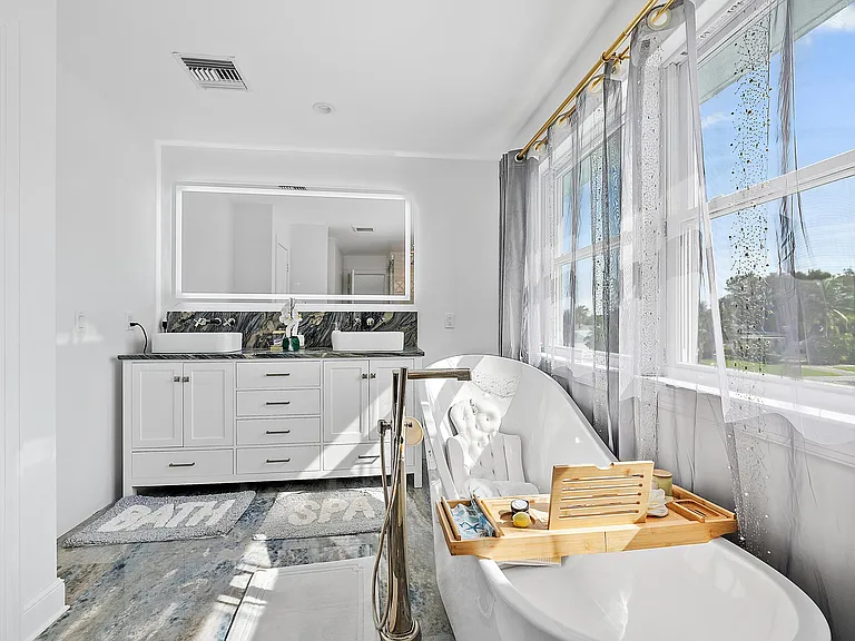 100 Norwood Rd — Photo 11