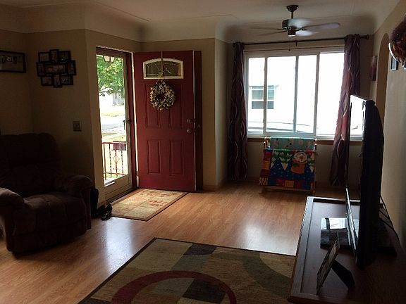 2nd image of 505 Burns St