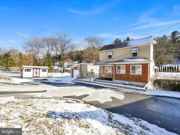 583 W Railroad St, Pottsville, PA 17901