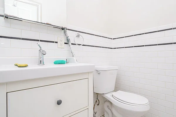 Rented by MySpaceNYC | media 17