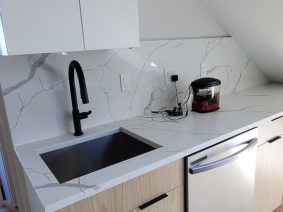 5th image of 18 Grampian Way #3