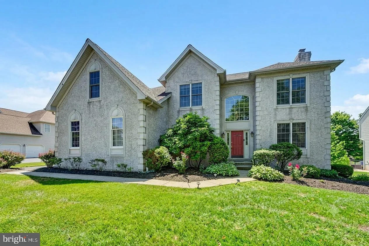 4 bed, 4.0 bath, 4253 sqft, $5,000 — Photo 1