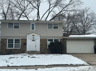 1421 Heather Dr, Aurora, IL 60506