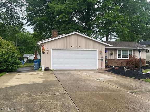 2nd image of 5208 Seven Pines Dr