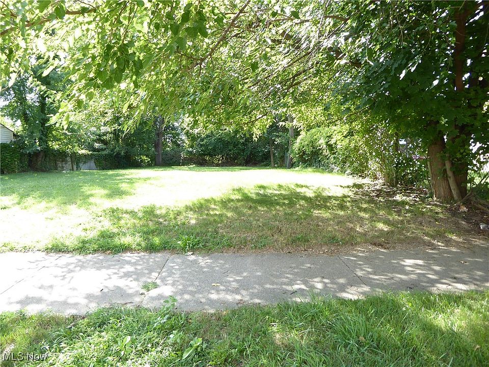 1st image of 1960 W 54th St