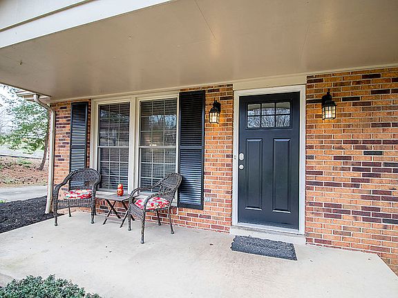 4th image of 345 Hampshire Dr
