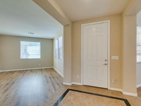4th image of 1178 Yellow Orchid St
