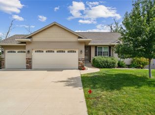 1909 Shady Grove Rd SW, Cedar Rapids, IA 52404