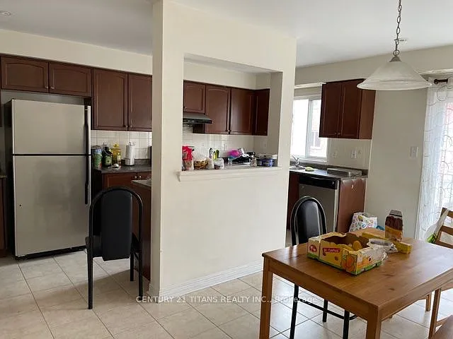 32 Etienne St — Photo 11