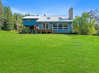 35 Lake View Dr, Canaan, VT 05903