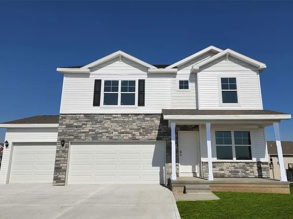 713 Prairie View Dr, West Branch, IA 52358